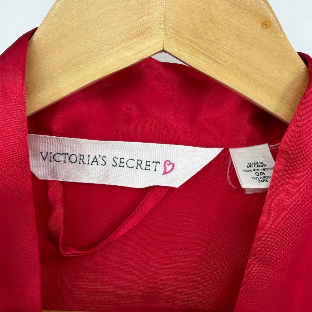 Victoria's Secret Robe Women O/S Red Satin Silk Feel Wrap Pockets Tie Waist - Picture 3 of 4